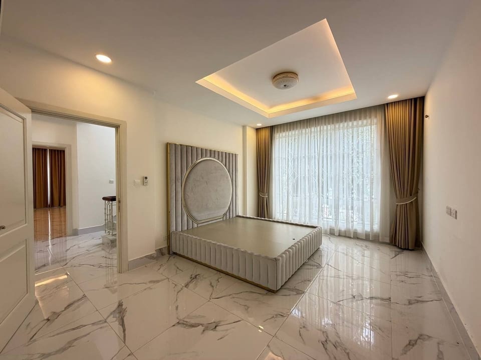 Furnished Prince B Corner Villa, Garden Outlook, view 7
