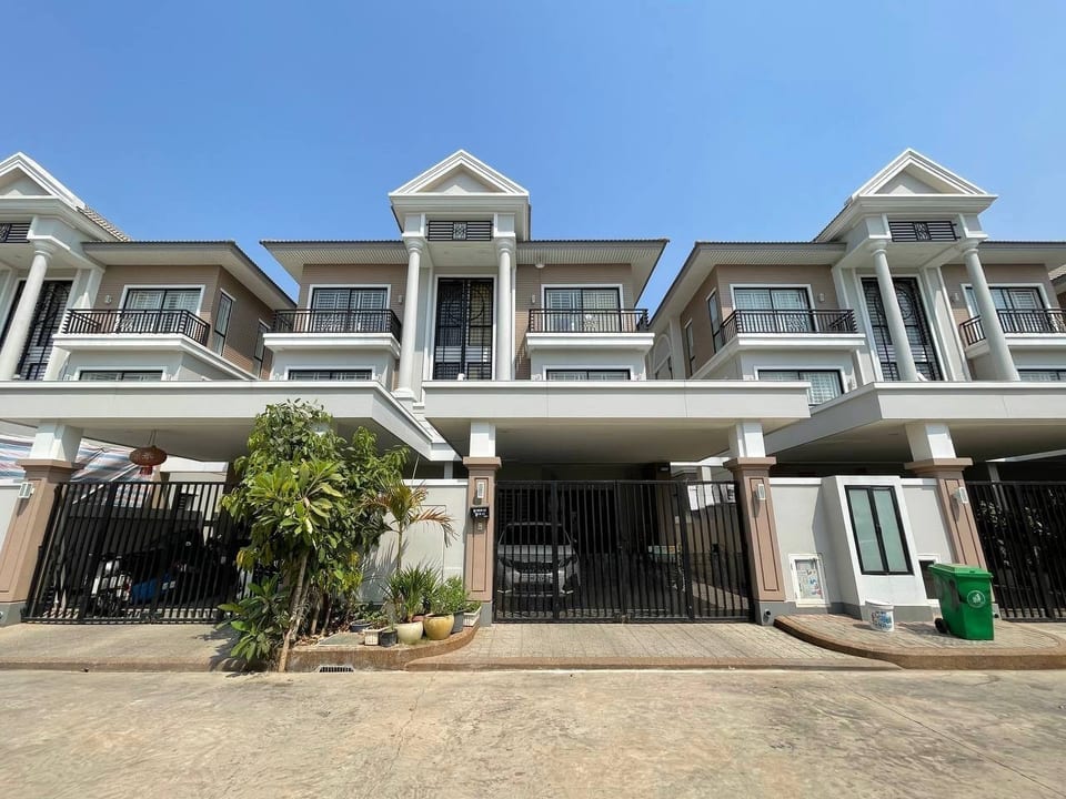 Furnished Roseville twin villa, hard title, Boeung Snor, Chbar Ampov, Phnom Penh