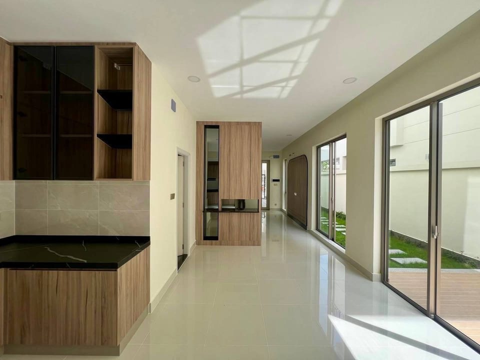 Furnished South-Facing Twin Villa in Borey Peng Huot, view 3