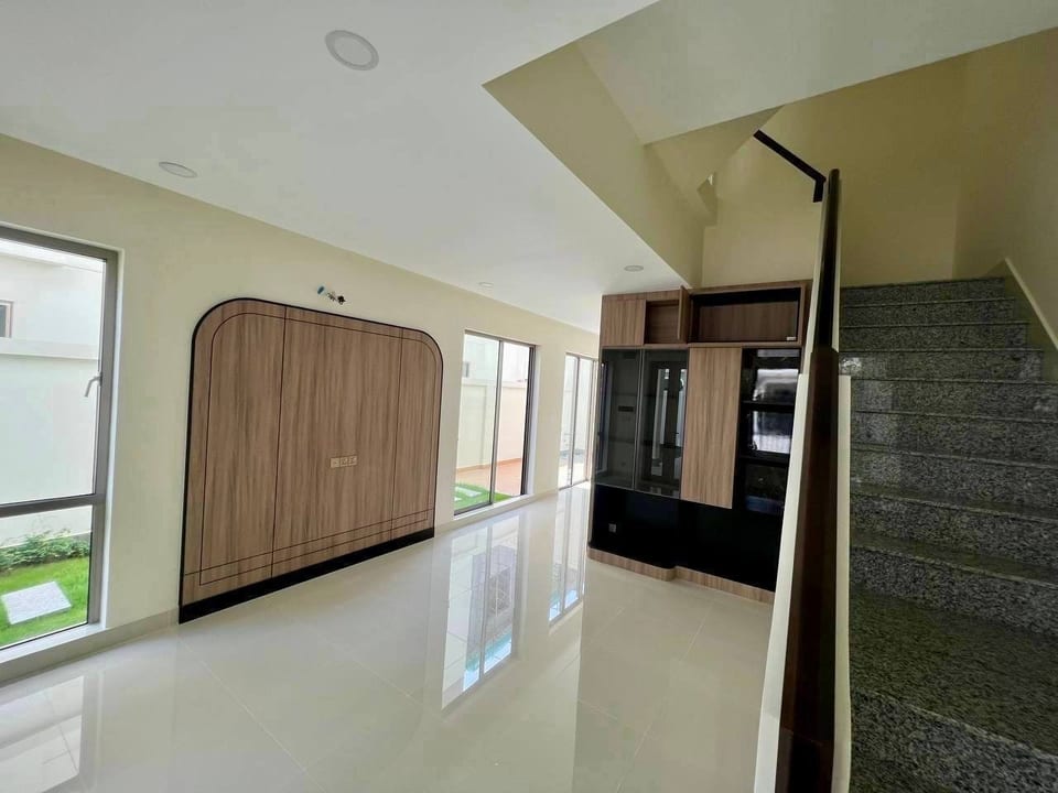 Furnished South-Facing Twin Villa in Borey Peng Huot, view 6