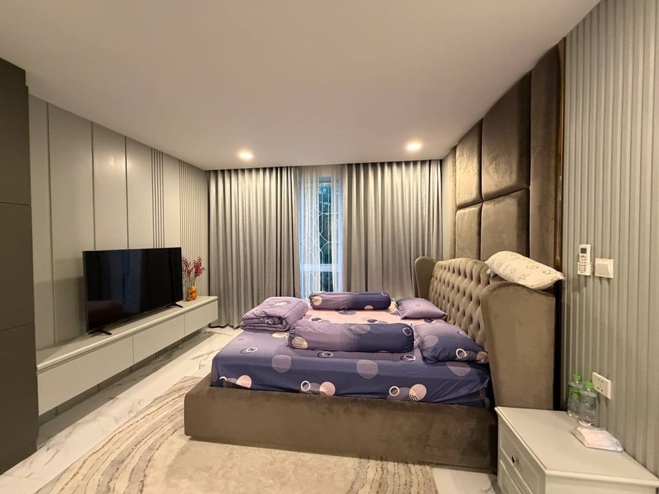 Grand Corner Villa, Five-Plus-One Bedrooms, Borey Peng Huot, view 2