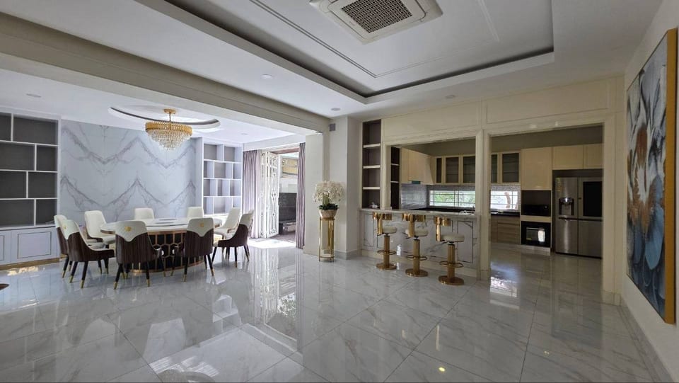 Grand Five Bedroom Villa On National Road 1, Boeung Snor, Chbar Ampov, Пномпень