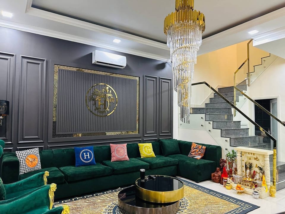 Grand Interior Link Villa with Hard Title, Peng Huot, view 3