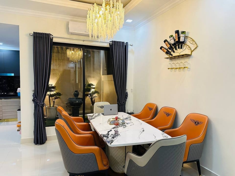Grand Interior Link Villa with Hard Title, Peng Huot, view 7