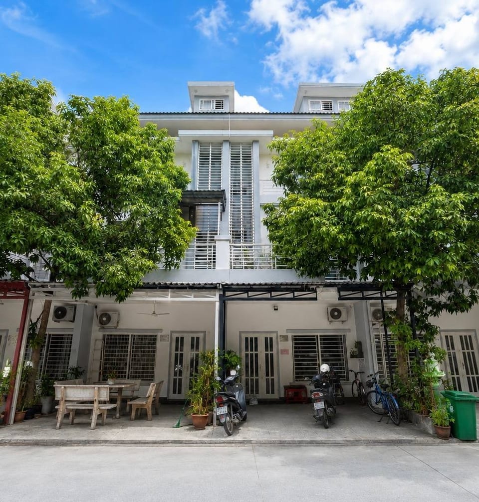 Grand Seven Bedroom King Villa, Boeung Snor, view 5
