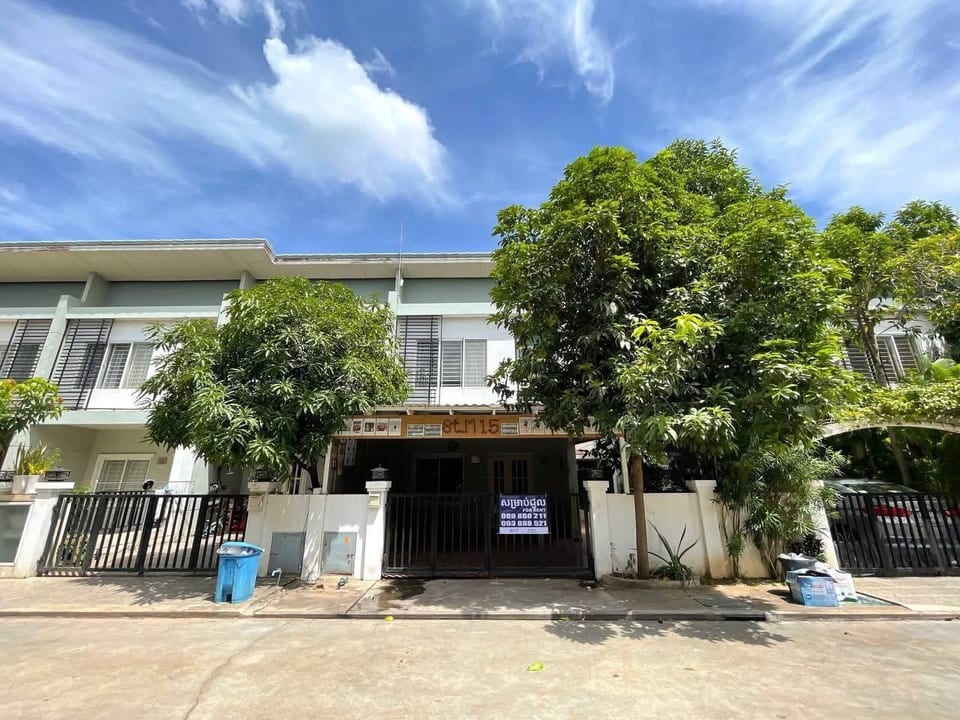 Hard Title Link Villa For Sale, Chbar Ampov, Chbar Ampov, Пномпень
