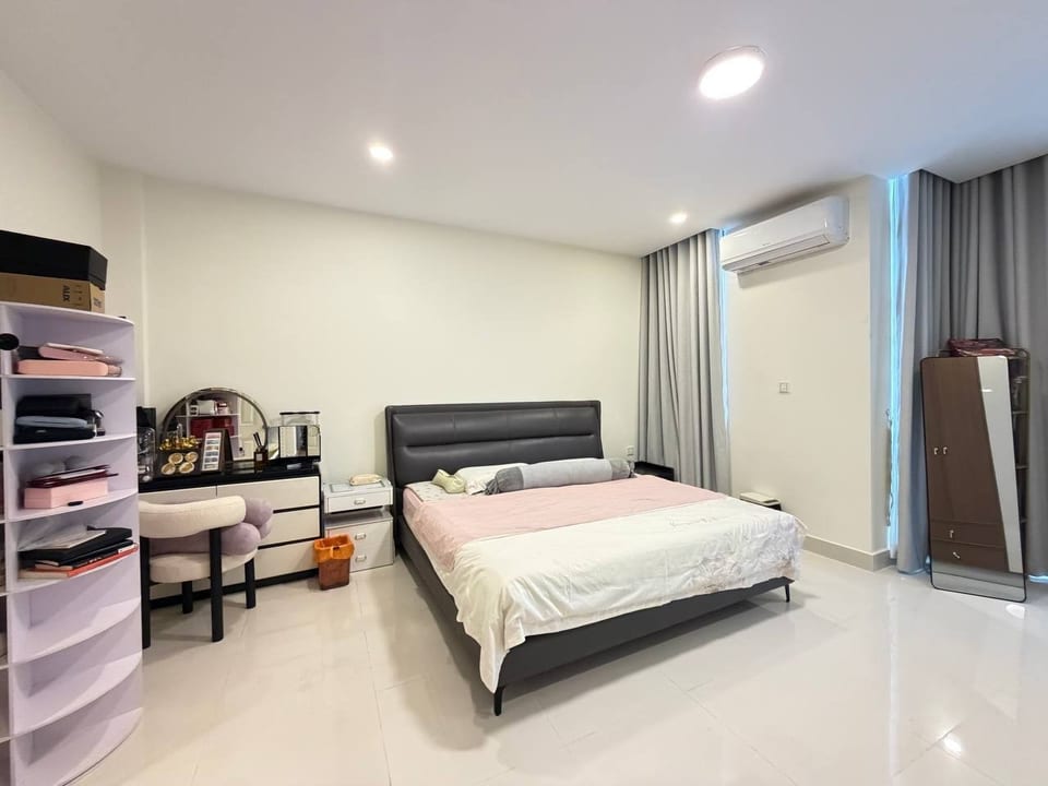 Modern Four-Bedroom Link Villa, Eco, Borey Peng Huot, view 5
