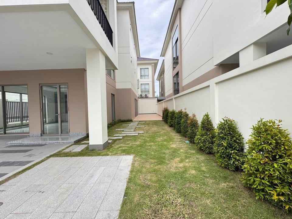 Move-In Modern Villa, Eco Poli 1, Four Bedrooms, view 4