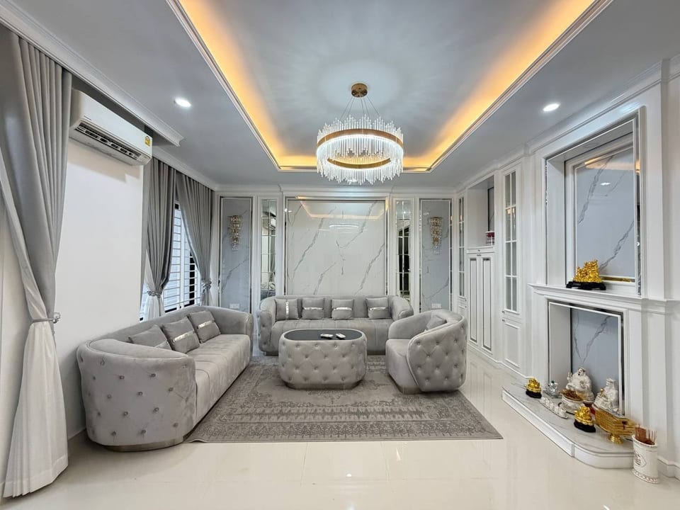 Move-in ready twin villa, Boeung Snor, National Road 1, view 3