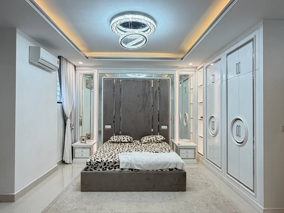 Move-in ready twin villa, Boeung Snor, National Road 1, view 6