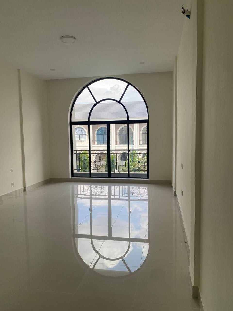 New Four-Bedroom Shophouse Near National Road 1, Boeung Snor, view 5