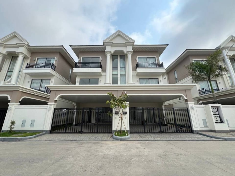 New twin villa, Morakot Village, Borey Peng Huot 60m, Chbar Ampov, 金边