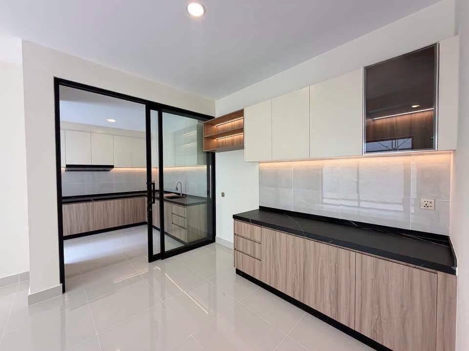 Newly finished Eco Poli twin villa, Boeung Snor, view 4
