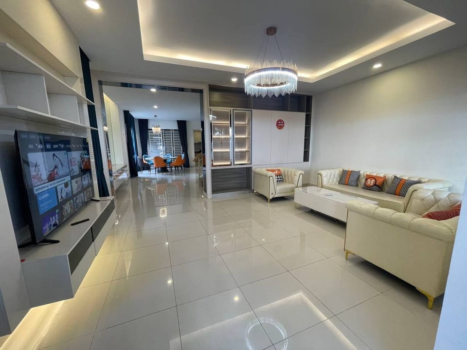 North-east facing twin villa, Eco Melody, Boeung Snor, view 3