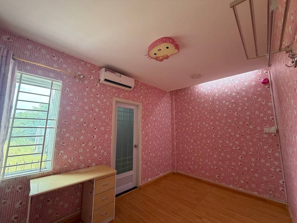 North-Facing Five-Bedroom Villa, Hard Title, Boeung Snor, view 8