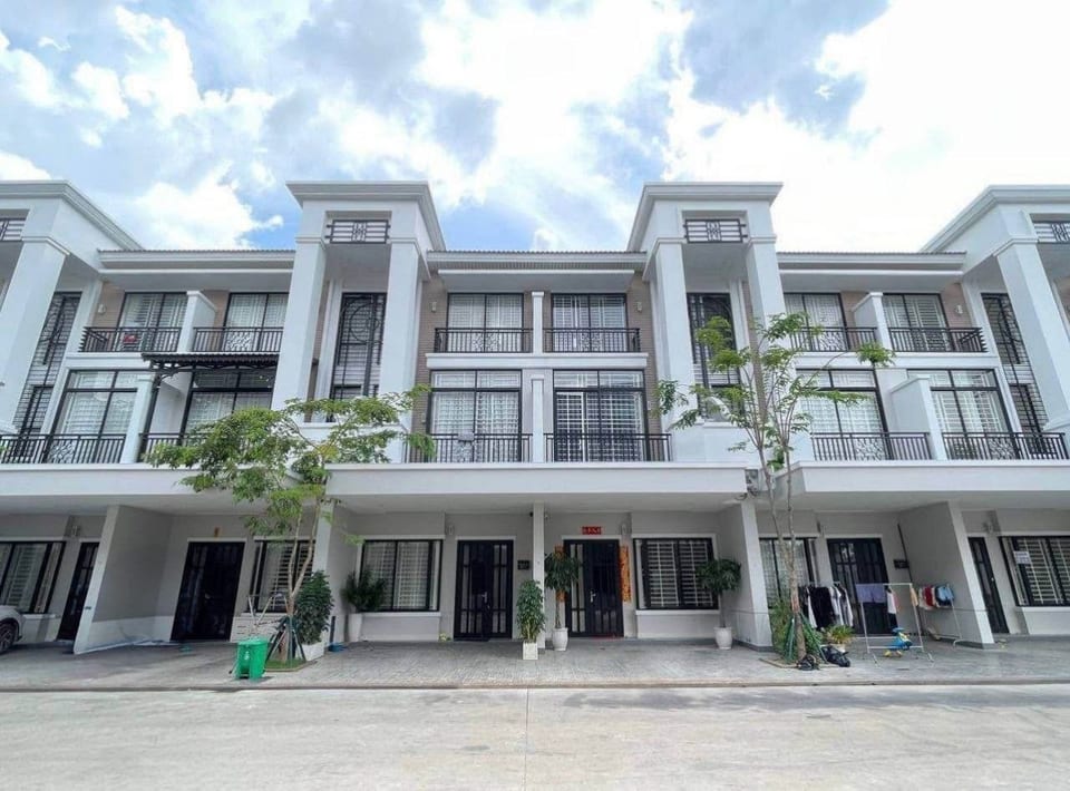 North-Facing Shophouse, Boeung Snor, With Hard Title, view 2
