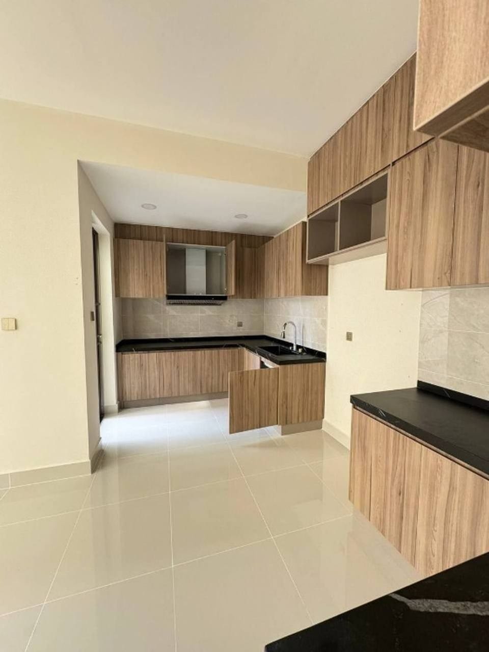 Northeast Twin Villa Near National Road 1, Boeung Snor, view 5