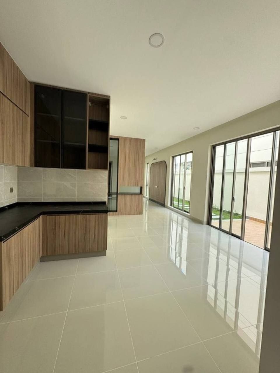 Northeast Twin Villa Near National Road 1, Boeung Snor, view 6