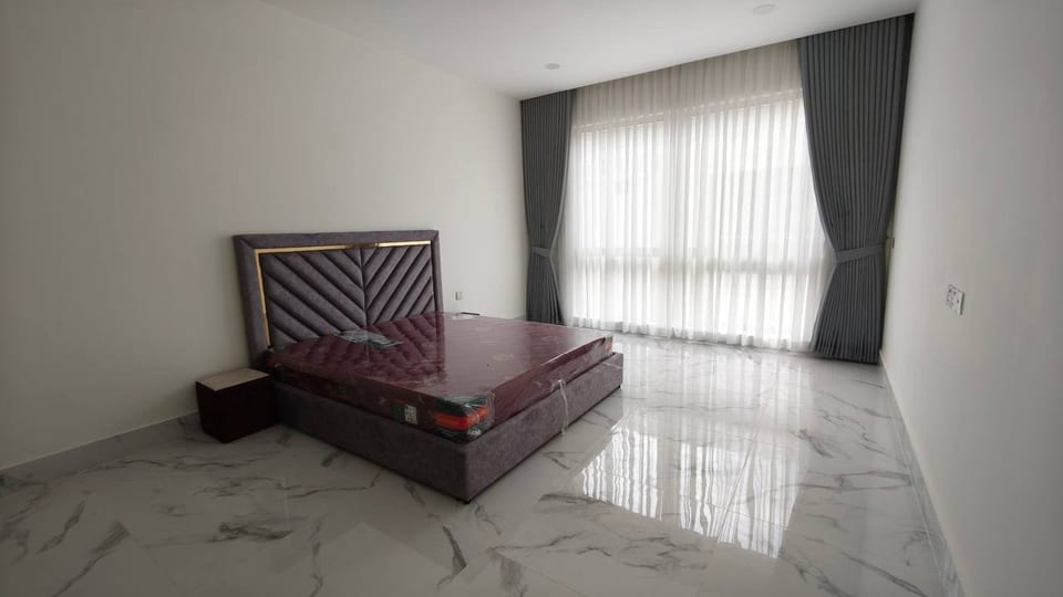 Seven Bedroom Classical Villa on Hard Title, Boeung Snor, view 6