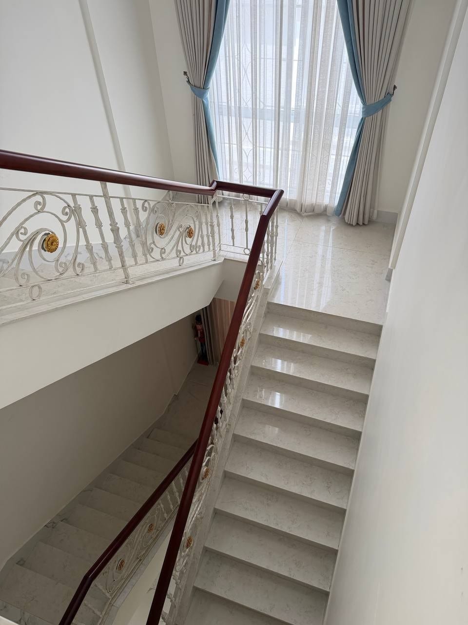 Six Bedroom Family Villa off National Road 1, Boeung Snor, view 3