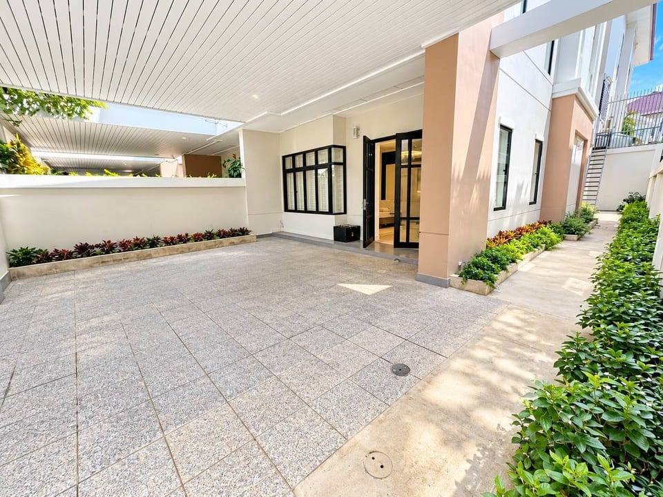 South-Facing Twin Villa, Spare Land, Boeung Snor, view 2