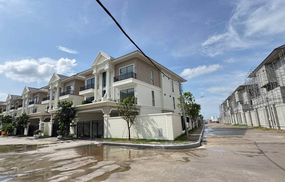 South West Corner Villa, Extra Land, Eco Poli 1, view 2
