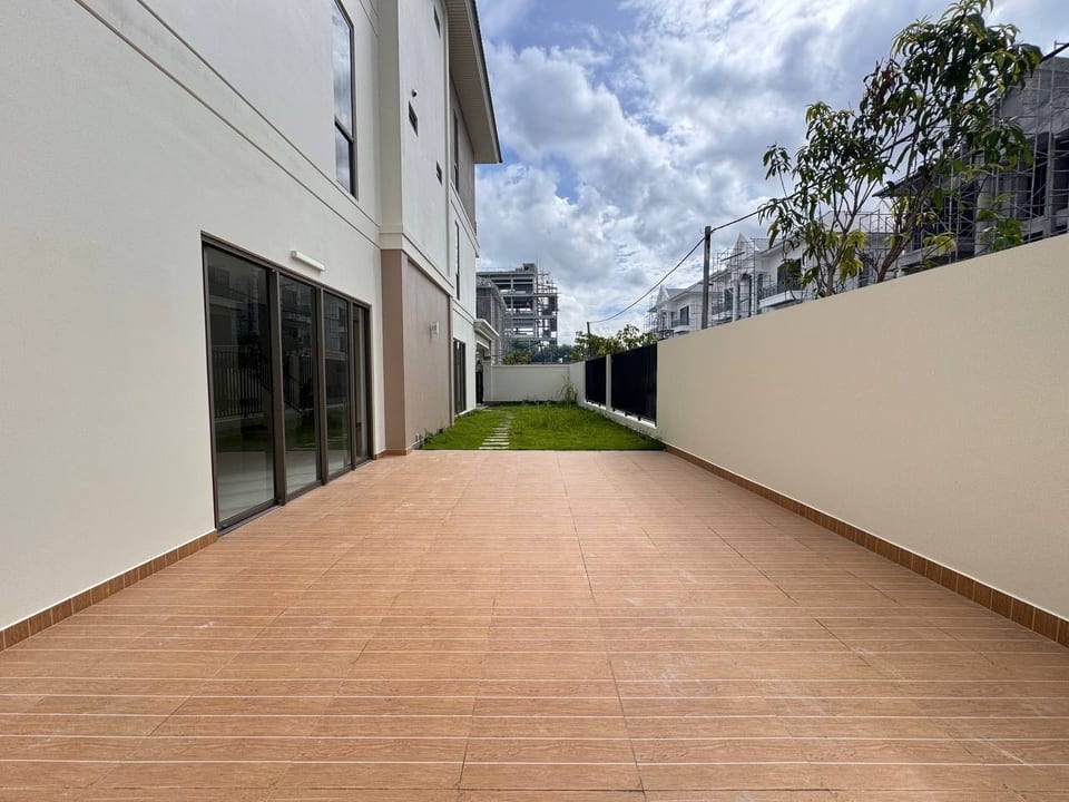 Spacious Corner Twin Villa, Four Bedrooms, Chbar Ampov, view 2