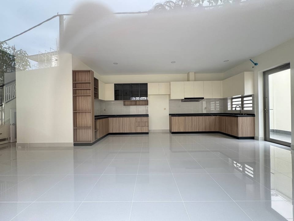 Spacious Corner Twin Villa, Four Bedrooms, Chbar Ampov, view 4