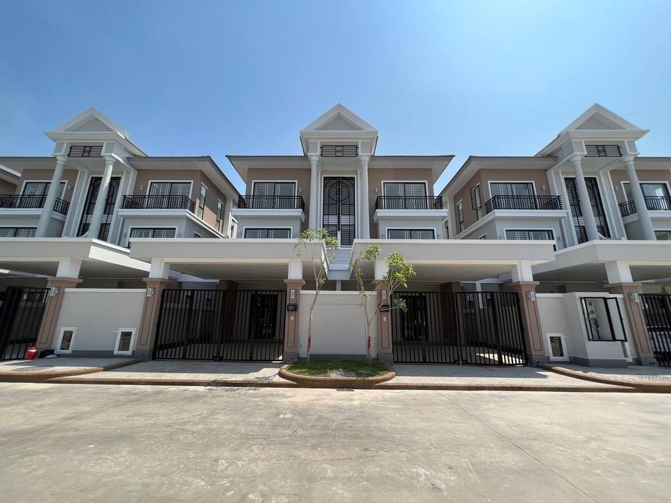 Tenanted Twin Villa, Hard Title, Chbar Ampov, Chbar Ampov, Phnom Penh