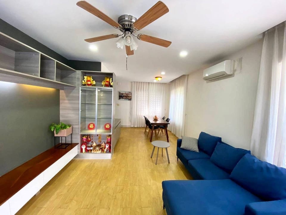 Three-Bedroom Corner Link Villa, Furnished, in Boeung Snor, view 7