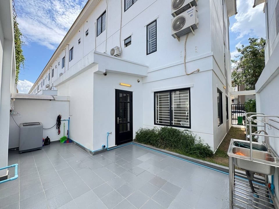 Three Bedroom Corner Villa, Boeung Snor With Rear Garden Land, Chbar Ampov, Phnom Penh