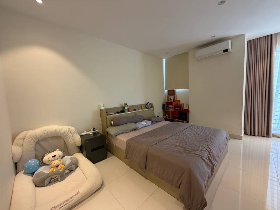 Three-Storey Twin Villa Near National Road One, view 6