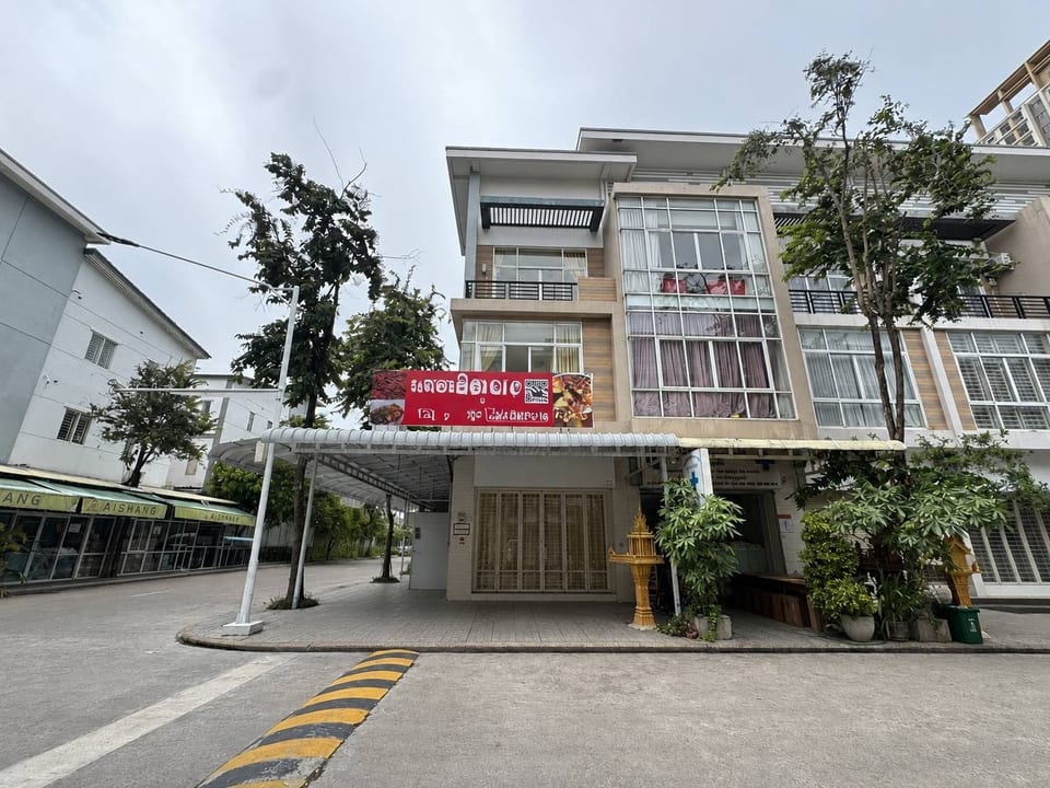 Twin villa with included fittings at The Monirah 6A, Chbar Ampov, Phnom Penh